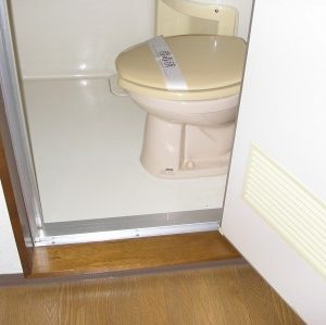 Before：築21年マンション「3点ユニット⇒独立洗面台・トイレ･シャワーブース」